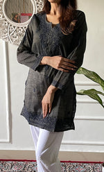 将图像加载到图库查看器中, Women's Lakhnavi Handcrafted Cotton Chikankari Top - HONC0331497
