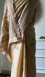 将图像加载到图库查看器中, Women's Lakhnavi Handcrafted Tussar Silk Chikankari Saree - HONC0342570