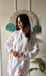 将图像加载到图库查看器中, Women's Lakhnavi Handcrafted Cotton Chikankari Top - HONC01550455