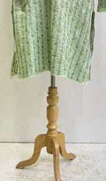 Load image into Gallery viewer, Men's Lucknowi Handcrafted Cotton Chikankari Kurta - HONC0121649
