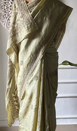 将图像加载到图库查看器中, Women's Lakhnavi Handcrafted Tussar Silk Chikankari Saree - HONC0342572