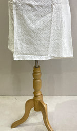 将图像加载到图库查看器中, Pari Women's Lucknowi Handcrafted Muslin Chikankari Kurti - HONC0204094