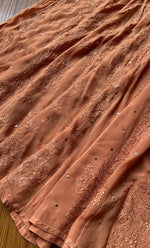 将图像加载到图库查看器中, Lucknowi Chikankari kurtas