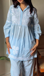 将图像加载到图库查看器中, Women's Lakhnavi Handcrafted Cotton Chikankari Short Kurta And Palazzo Set - HONC0290441