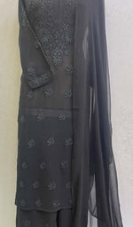 将图像加载到图库查看器中, Lucknowi 手工粘胶乔其纱 Chikankari Kurta Palazzo 带 Dupatta 套装 - HONC0113553