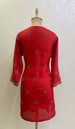 将图像加载到图库查看器中, 勒克瑙手工制作丝绸 Chikankari Kurti - HONC0109238