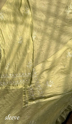 将图像加载到图库查看器中, Women's Lakhnavi Handcrafted Mul Chanderi Semi - Stitched Kurta And Dupatta Set - HONC0296166