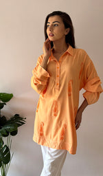 将图像加载到图库查看器中, Women's Lakhnavi Handcrafted Cotton Chikankari Top - HONC0325794