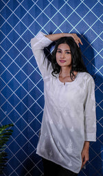 将图像加载到图库查看器中, Women's Lakhnavi Handcrafted Cotton Chikankari Top - HONC0214137