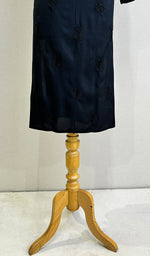 Load image into Gallery viewer, Women's Lucknowi Handcrafted Cotton Chikankari Kurti - HONC0232213