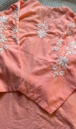 Load image into Gallery viewer, Women's Lucknowi Handcrafted Cotton Chikankari Kurti - HONC0301016