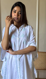 将图像加载到图库查看器中, Women's Lakhnavi Handcrafted Modal Cotton Chikankari Short Kaftan - HONC0283096