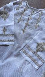 将图像加载到图库查看器中, Women's Lakhnavi Handcrafted Kota Cotton Chikankari Kurti - NC4555