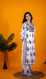 将图像加载到图库查看器中, Women's Lucknowi Handcrafted Chanderi Silk Chikankari Angrakha - HONC0206999