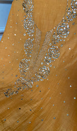 Load image into Gallery viewer, Women's Lakhnavi Handcrafted Mul Chanderi Unstitched Kurta And Dupatta Set - HONC0322424