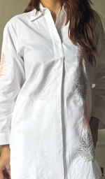 将图像加载到图库查看器中, Enayat Women's Lakhnavi Handcrafted Oversized Cotton Chikankari Top And Pant Set - HONC0293676