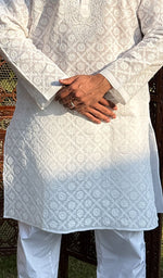 Load image into Gallery viewer, Men's Lucknowi Handcrafted Cotton Chikankari Kurta - HONC0260706