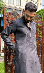 Load image into Gallery viewer, Men's Lucknowi Handcrafted Cotton Chikankari Kurta - HONC0324738