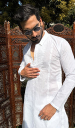 Load image into Gallery viewer, Men's Lucknowi Handcrafted Cotton Chikankari Kurta - HONC0323752