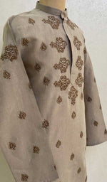 Load image into Gallery viewer, Men's Lucknowi Handcrafted Cotton Chikankari Kurta - HONC082455