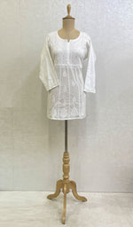将图像加载到图库查看器中, Lakhnavi 手工制作的 Chikankari 棉质上衣 - HONC0111279