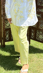 将图像加载到图库查看器中, Women's Lakhnavi Handcrafted Cotton Chikankari Top And Pant Set - HONC0281853