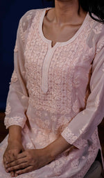 将图像加载到图库查看器中, Umnaaz Women's Lakhnavi Handcrafted Viscose Georgette Chikankari Kurti- HONC0170695
