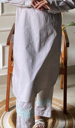 将图像加载到图库查看器中, Enayat Women's Lakhnavi Handcrafted Cotton Chikankari Oversized Kurta And Pant Set - HONC0297450