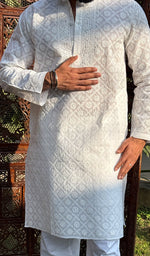 Load image into Gallery viewer, Men's Lucknowi Handcrafted Cotton Chikankari Kurta - HONC0260706