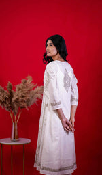 将图像加载到图库查看器中, Divya Women's Lucknowi Handcrafted Cotton Chikankari Anarkali Dress - HONC0213345