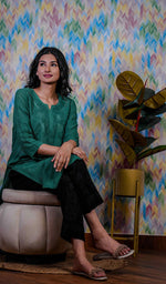 将图像加载到图库查看器中, Inayat Women's Lakhnavi Handcrafted Viscose Georgette Chikankari Kurti - HONC0200218