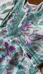 将图像加载到图库查看器中, Women's Lakhnavi Handcrafted Cotton Chikankari Kurti - N85539