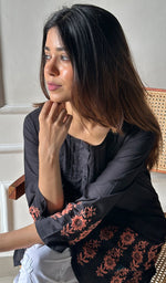 Load image into Gallery viewer, Women's Lucknowi Handcrafted Cotton Chikankari Top - HONC0297381