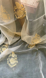 将图像加载到图库查看器中, Women's Lucknowi Handcrafted Pure Organza Silk Chikankari SAREE - HONC0228639
