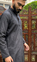 Load image into Gallery viewer, Men's Lucknowi Handcrafted Cotton Chikankari Kurta - HONC0321571