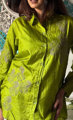 将图像加载到图库查看器中, Arohi Women's Lakhnavi Handcrafted Pure Manglore silk top with fine Chikankari - HONC0306909