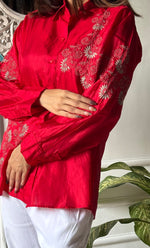 将图像加载到图库查看器中, Arohi Women's Lakhnavi Handcrafted Pure Manglore silk top with fine Chikankari - HONC0306916