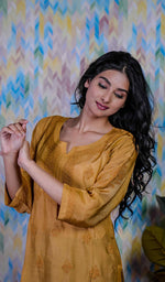 将图像加载到图库查看器中, Aafira Women's Lucknowi Handcrafted Muslin Chikankari Kurti - HONC0180968