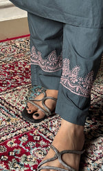 将图像加载到图库查看器中, Women's Lakhnavi Handcrafted Cotton Chikankari Oversized Kurta And Pant Set - HONC0297435