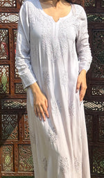 将图像加载到图库查看器中, Heer Women's Lucknowi Handcrafted Modal Cotton Chikankari Kurti - HONC0236995