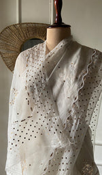 将图像加载到图库查看器中, Women's Lucknowi Handcrafted Pure Organza Silk Chikankari Saree - HONC0355016
