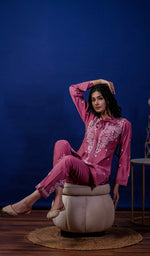 Load image into Gallery viewer, Shazana Women's Lakhnavi Handcrafted Modal Cotton Chikankari Chikankari Top and Pant Set - HONC0213489
