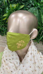 将图像加载到图库查看器中, Lucknowi 手工制作的 Chikankari 面具(5 件装)- NC0M992