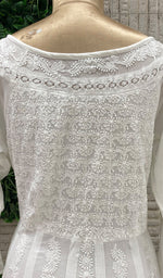 将图像加载到图库查看器中, Lakhnavi 手工制作纯棉 Chikankari A 字连衣裙 - HONC097844