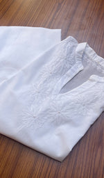 将图像加载到图库查看器中, Women's Lakhnavi Handcrafted Cotton Chikankari Kurti - NC265