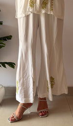 Load image into Gallery viewer, Women's Lakhnavi Handcrafted Cotton Chikankari Kurti And Plazzo Set - HONC0376727