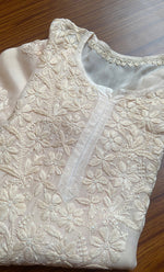 将图像加载到图库查看器中, Women's Lucknowi Handcrafted Muslin  Chikankari Kurti - HONC0293322