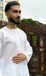 Load image into Gallery viewer, Men's Lucknowi Handcrafted Cotton Chikankari Kurta HONC0326010
