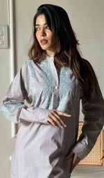 将图像加载到图库查看器中, Enayat Women's Lakhnavi Handcrafted Cotton Chikankari Oversized Kurta And Pant Set - HONC0297450