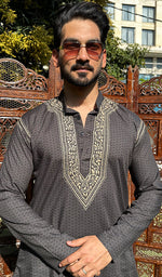 Load image into Gallery viewer, Men's Lucknowi Handcrafted Cotton Chikankari Kurta - HONC0327339
